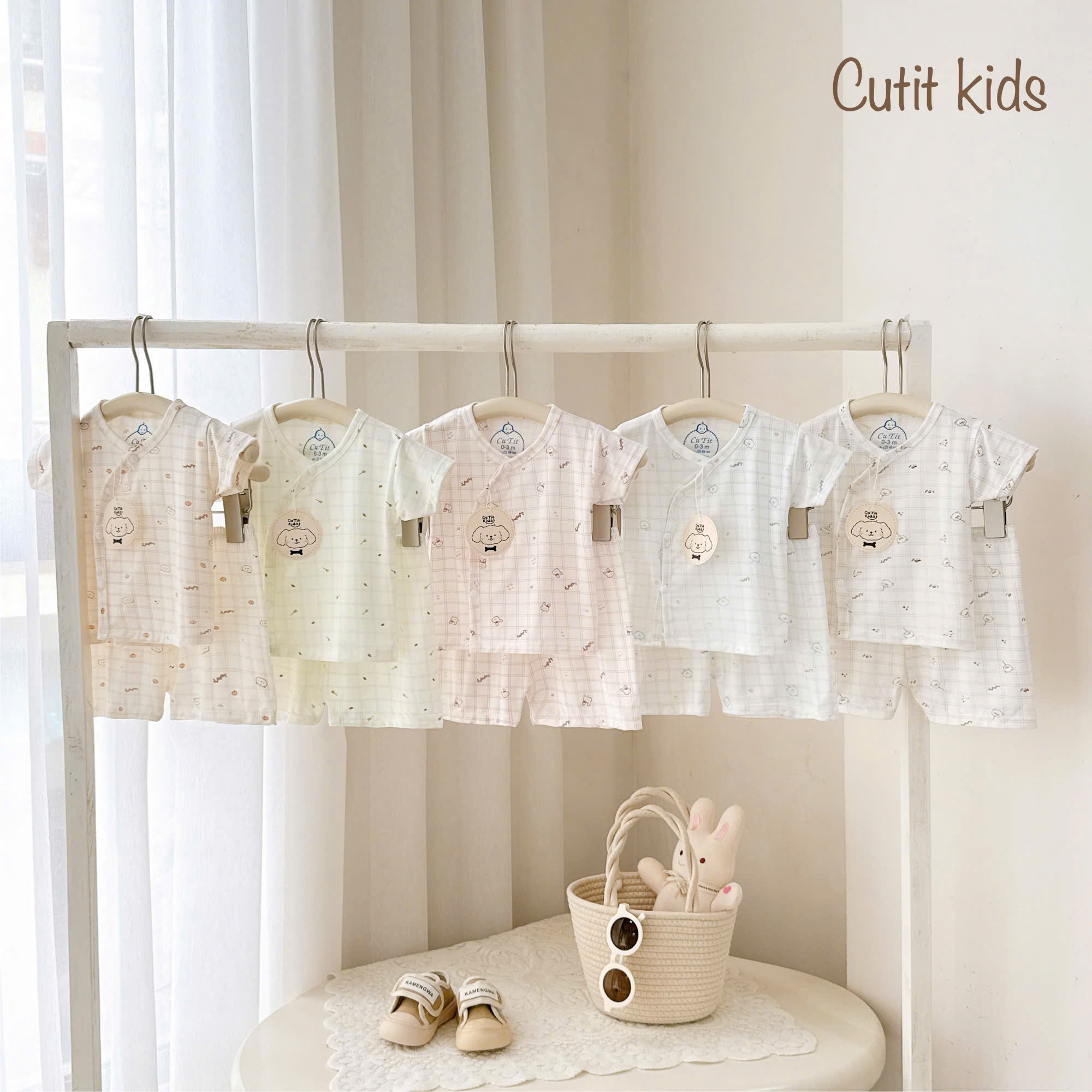 ( CT2 ) Bộ cộc tay sơ sinh kẻ caro, vải cotton mềm co giãn cho bé 0-9 tháng
